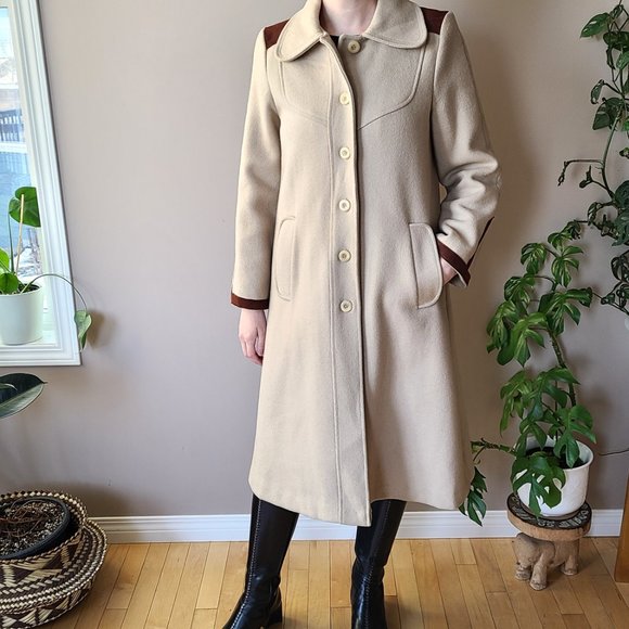 100% wool beautiful vintage 1970s 1980s beige coat with brown details. - Picture 5 of 16
